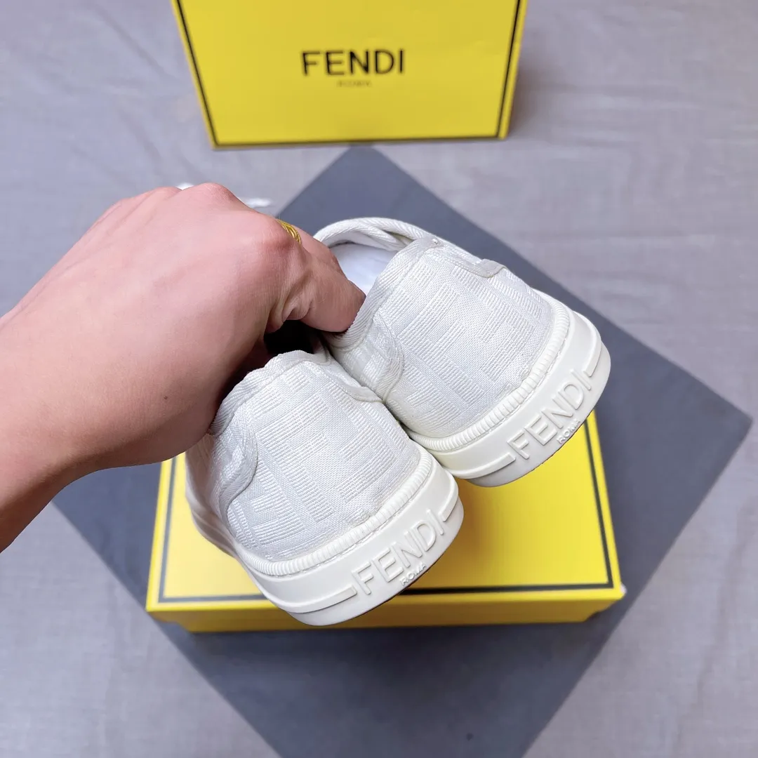 P380 men's shoes 💰Fendǐ Domino sneakers with jacquard FF pattern, embossed FF pattern on the toe, canvas upper, TPU customized outsole Size: 38-45 (customized for 45) No. 018